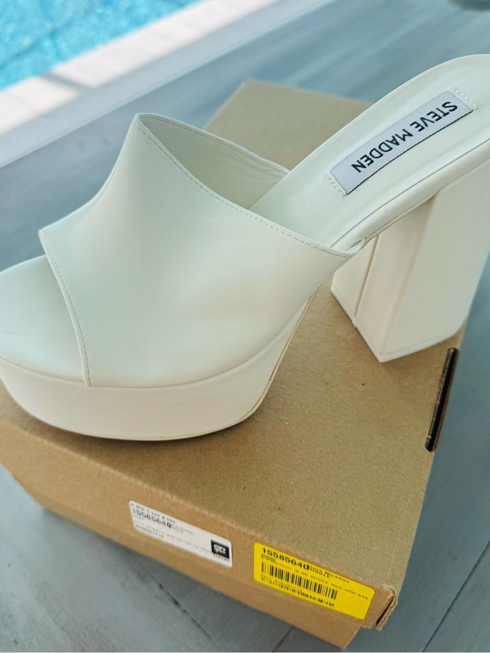 Steve Madden White Platform with Block Heel NWT 9.5